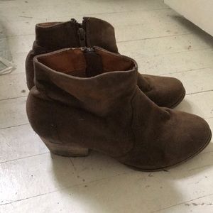 Vintage zip up ankle boots
